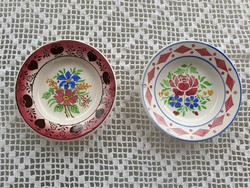 Régi Wilhelmsburgi falitányér fajansz népi falidísz virágos kis tányér 2 db