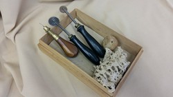 Handicraft tools in a box of 5 pieces