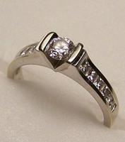 18K fehérarany - 0,27ct gyémántgyűrű 