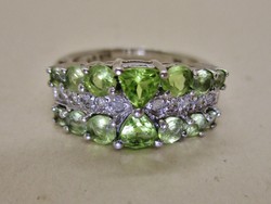 Szépséges  ezüst gyűrű, peridot és 10db gyémánt