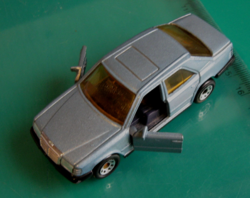 Matchbox -1986- Mercedes-Benz 300E -1:61 méretű játékmodell