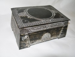 Gyönyörű, antik ónozott (?) vas doboz