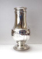 Díszes francia ezüst váza.
