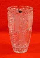 Nagyméretű, hibátlan ólomkristály váza gyönyörű csiszolással, 21 x 6,5 x 11,5 cm