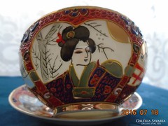 Satsuma moriage with 3 unique geisha portraits with tea cup + placemat