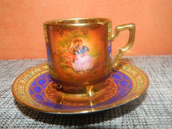Antik dúsan aranyozott barokk jelenetes kávés csésze.