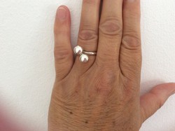 Nagy gömbös ezüst gyűrű 18 mm 