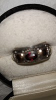 ezüst gyűrű,rubin kővel,14 k arany diszítéssel.