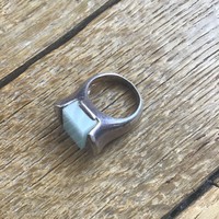Osztrák ezüst Modernista gyűrű jáde kővel