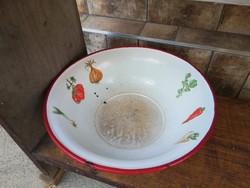 Rare vegetables, onions, beets, etc. patterned bowl, nostalgia, collectible pieces
