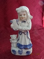 Porcelain figure, musical girl with the kitten, height 15 cm. He has!