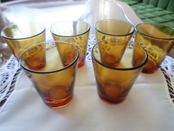 ​Hat darabos borostyán színű poharak. Jelzésük: VERECO FRANCE 