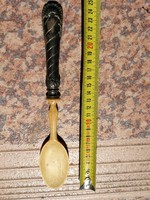 Antik ezüst fogóval csont kanálrész. Diana jelzés cizellált díszes!szedőkanál, kínáló!  