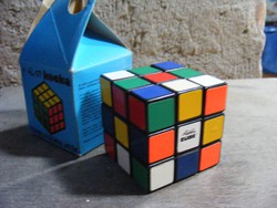 eredeti Rubik kocka dobozában - Politoys Triál