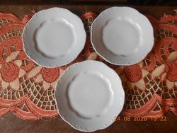 Zsolnay porcelán, barokk, fehér lapos tányérok