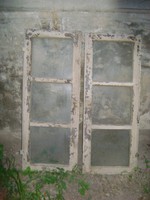 Két darab régi ablak szárny - parasztházból
