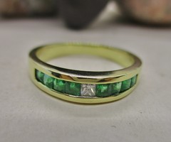 Szépséges gyémánt smaragd arany gyűrű 