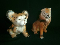 Nagyon aranyos nagy méretű porcelán leopárd kölyök és oroszlán