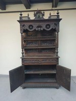 Antik flamand ónémet tálaló bútor szép állapotú dúsan faragott konyhai polcos szekrény