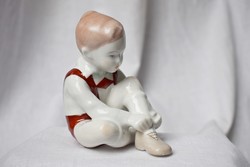 Aquincum porcelán fiú figurális szobor