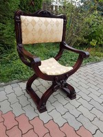 Lovagi szék - Nagyméretű, gyönyörű faragásokkal, szép kárpittal