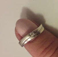 Brilles fehér arany karikagyűrű 