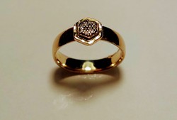14 k-os női köves gyűrű