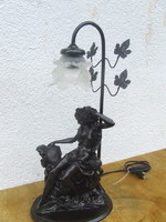 Asztali lámpa fém szobros 