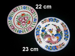 Kézzel festett virág mintás Gránit (?) kerámia fali tál, tányér, csak a 23 cm-es