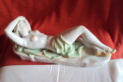 Antik Herendi Pihenő Hölgy (1943) porcelán figura