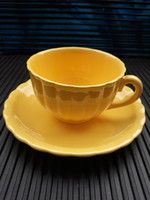 Kispesti sárga gránit csésze csészealjjal-40-es evek Julius Meinl Tea-Kávé Üzlet kirakatából