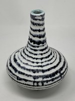 Gorka Géza fekete- fehér csíkos váza 