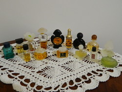 Márkás mini parfümök 15 db együtt