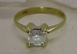 Csodálatosan szép arany gyűrű 0,73ct brill kővel 