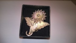 Antique silver filigree flower brooch badge, also a decorative gift