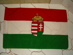 Magyar címeres zászló kb 40 cm x 60 cm használt 1 forintról