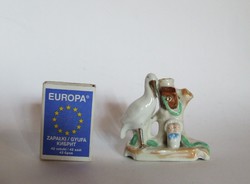 Régi,antik keresztelő ajándék-figurális mini porcelán ibolya váza gólya figurával és pólyás babákkal
