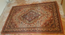 Nagyméretű gépi perzsa szőnyeg