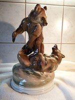 Zsolnay porcelán figura, szobor – Birkózó medvék (játszó medvék)