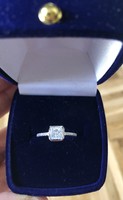 14 karátos fehér arany gyűrű,0.97 ct princess csiszolású brilliánssal!