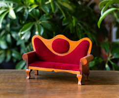 Vintage bababútor - miniatűr kanapé plüss borítással - babaház kiegészítő