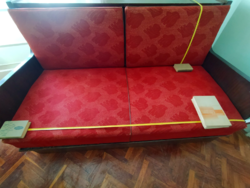Kihúzható Ágyneműtartós Kétszemélyes Vörös Kanapé Art Deco Rekamié Bordó Piros Ülőgarnitúra