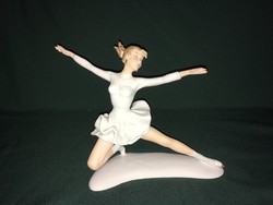Schaubach korcsolyázó porcelán figura