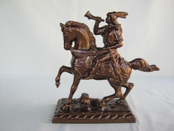 Lehel vezér kürttel lovas szobor