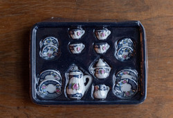 Miniatűr porcelán kávéskészlet, teáskészlet - használt - mini babaházi, bababútor kiegészítő