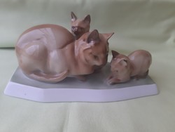 Zsolnay porcelán cica, macska, macskacsalád
