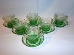 Nagyon régi zöld vésett mintás 6 személyes üveg füles pohár készlet mélyebb tálkákkal