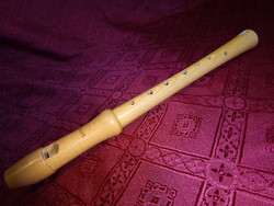 Maple flute, moech, length 31 cm. He has!