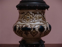 Nagyméretű Majolika antik petróleum lámpa
