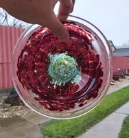 Gyönyörű színes üveg 6*18.5 cm-es hamutartó hamus , kuglófforma alakú Fátyolüveg? Asztalközép  6